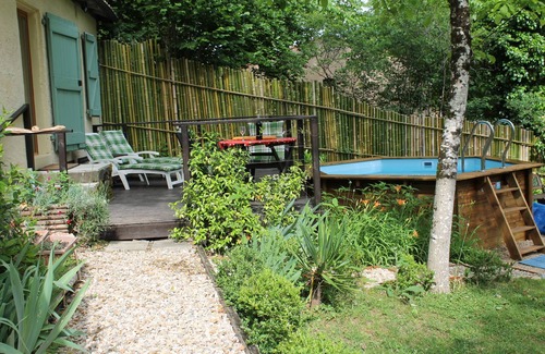 Saint-Antonin Noble Val Appartement | Studio tranquille avec piscine privée - 5 minutes à pied du magnifique village médiéval!