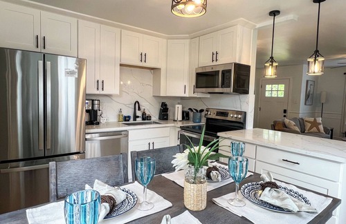 Everett Maison | Tranquil 2-bed house near Hospital, Park and Marina