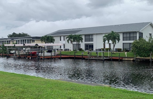 Caloosahatchee Copropriété | Tranquil 2-bedroom 2-bath condo in Cape Coral with AC, WiFi