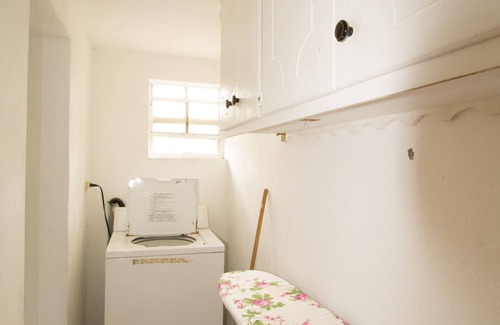 Welches Appartement | Tranquille appartement indépendant de 2 chambres situé sur la très animée côte sud