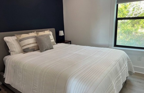 Burton Autre | Tranquil 2 BR Stay on stunning farm near Round Top