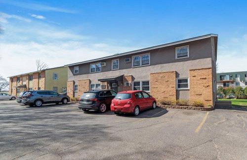 Spring Lake Park Appartement | Tranquil 2BR Apt Mpls - 8073 Apt 1