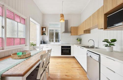 Nundah Maison | Tranquil 3-Bed Family Home with Spacious Backyard