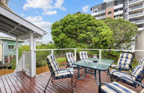 Nundah Maison | Tranquil 3-Bed Family Home with Spacious Backyard