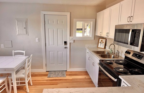 Bremerton Cottage | Tranquil 3-bedroom cottage with AC in Bremerton