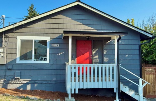 Bremerton Cottage | Tranquil 3-bedroom cottage with AC in Bremerton