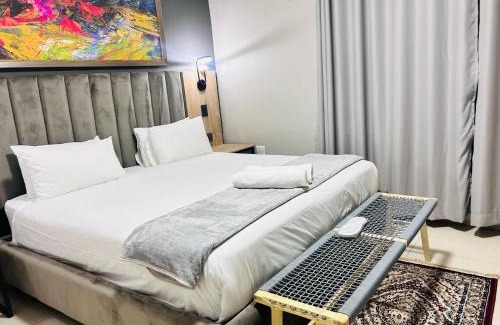 Alkmaar Maison | Tranquil Acres