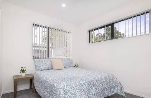 Otahuhu Maison | Tranquil and Central by Sylvia Park