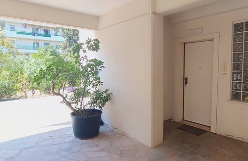 Agia Paraskevi Appartement | Tranquil Athens Garden Apt|2BDR-2BA-a/c-near Metro