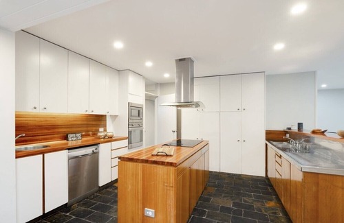 Sydney Maison | Tranquil Bush Retreat with Pool