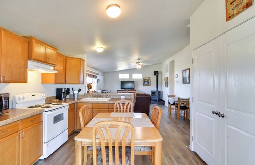 Hartsel Cabine | Tranquil Cabin Getaway w/ Panoramic Mtn View!