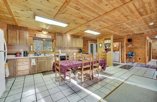 Lime Lake-Machias Cabine | Tranquil cabin in charming Machias close to Ski Resorts