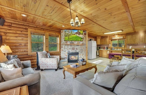Lime Lake-Machias Cabine | Tranquil cabin in charming Machias close to Ski Resorts