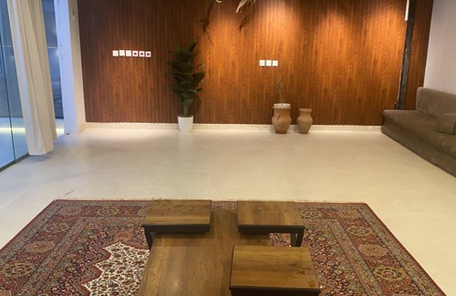 Jeddah Chalet De Ski | Tranquil chalet with AC in Jeddah - 6 bedrooms available