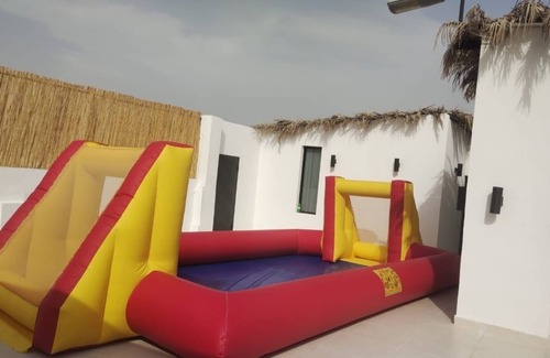 Jeddah Chalet De Ski | Tranquil chalet with AC in Jeddah - 6 bedrooms available