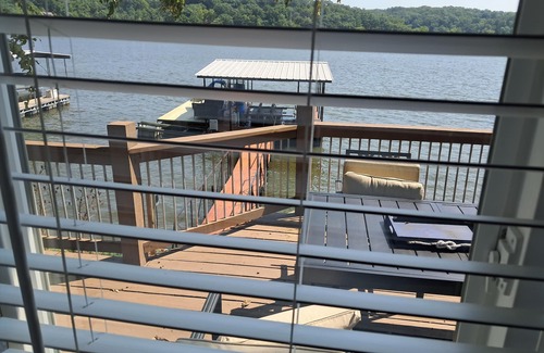 Climax Springs Cottage | Tranquil cottage with private dock in charming Edwards. Great,relaxing getaway.