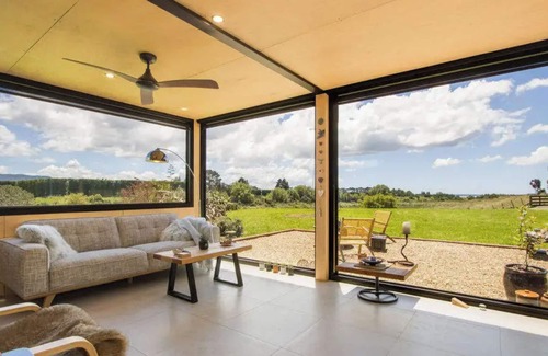 Aongatete Maison | Tranquil Country Getaway