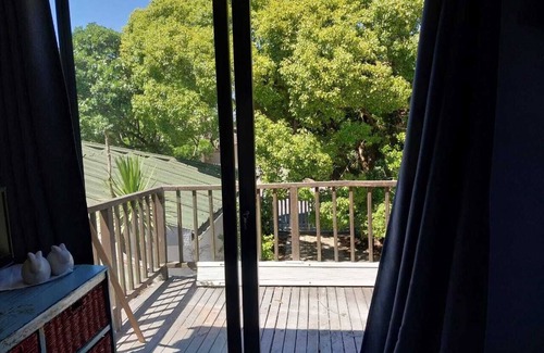 Kuils River Appartement | Tranquil Escape 1 Bedroom in Kuils River with WiFi & parking, 23km from Airport