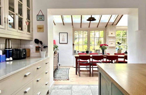 Frome Maison | Tranquil Family Home - Frome