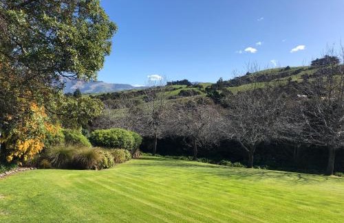 Akaroa Maison | Tranquil Family Retreat
