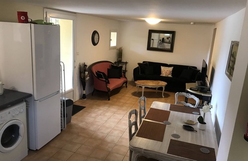 Le Ledat Appartement | Tranquil fishing & swimming spot on the River Lot