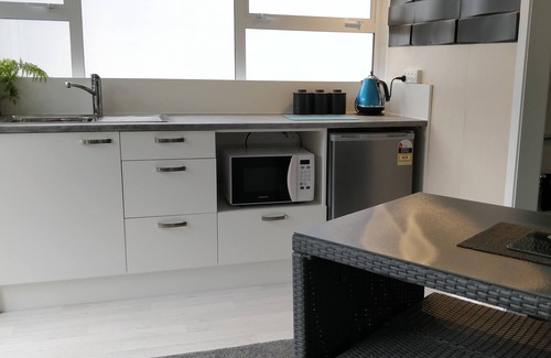 Tauranga Maison | Private Detached with Kitchenette and Ensuite