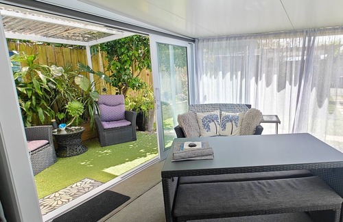 Tauranga Maison | Private Detached with Kitchenette and Ensuite