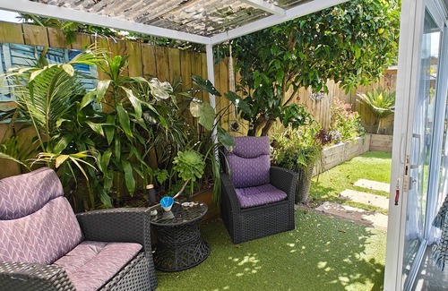 Tauranga Maison | Private Detached with Kitchenette and Ensuite