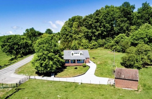 Tazewell Maison | Tranquil Haven MTN Retreat, 3-bedroom, 2-bath, WIFI, AC in Beautiful Tazewell