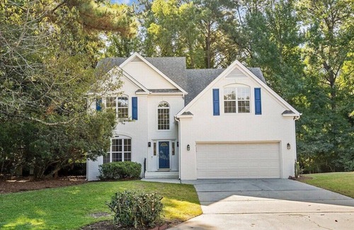 Ogden Maison | Tranquil Haven: Spacious Retreat for 16+ w/ Games