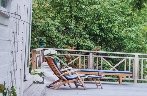 Nacka Municipality Cabine | Tranquil hillside cabin with easy access to nature & city. Stockholms län