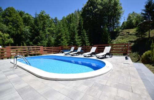 Brod Moravice Maison | Tranquil Holiday Home in Kvarner near Kupa River