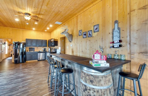 Huntsville Cabine | Tranquil La Prairie Retreat w/ Patio & Fireplace!