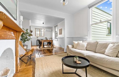 Invermay Maison | Tranquil Launceston Getaway - You'll fall in love!