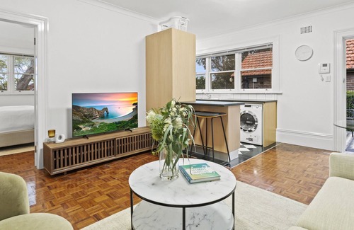 Petersham Appartement | Tranquil Living in Victorian Style Apartment