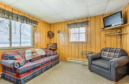 Marenisco Maison | Tranquil Marenisco Cabin on Lake Gogebic!