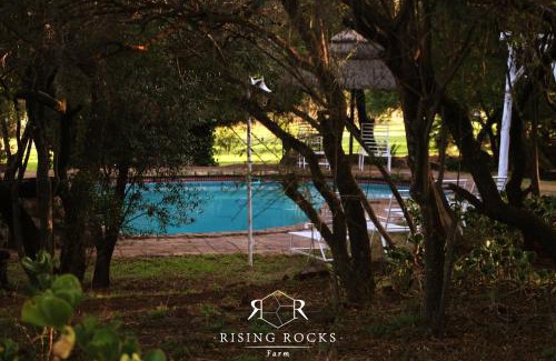 Magaliesberg Chalet De Ski | Tranquil Mountain Cottage :Hikes/Boma/Animals/Pool