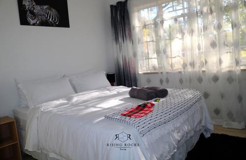 Magaliesberg Chalet De Ski | Tranquil Mountain Cottage :Hikes/Boma/Animals/Pool