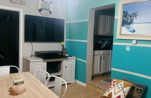 Fort Lauderdale Maison | Tranquil “nChula Vista” Beach Bungalow