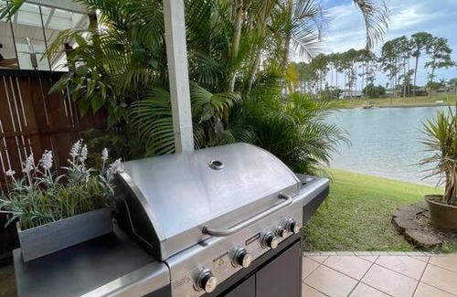 Elanora Maison | Tranquil Oasis on Pine Lake