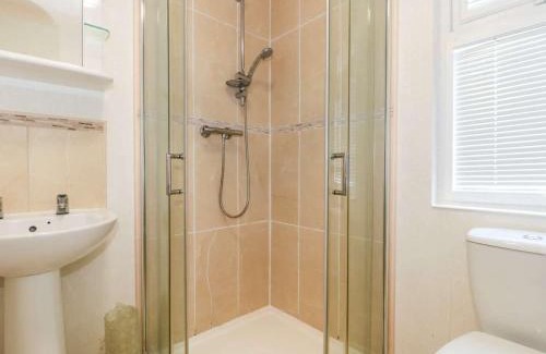 Puxton Maison | Tranquil Orchard Lodge - Weston-super-Mare
