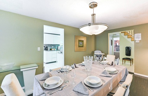 Hauppauge Maison | Tranquil & Pet-Friendly Estate on Long Island!