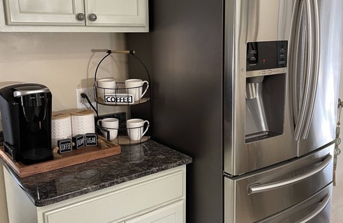 Cleveland Maison | Newly Updated Modern Style Farmhouse with Fishing Pond Access!
