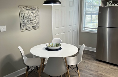 Murrells Inlet Maison | Tranquil Private Home, Heart of Inlet, easy walk to Marshwalk and Restaurants