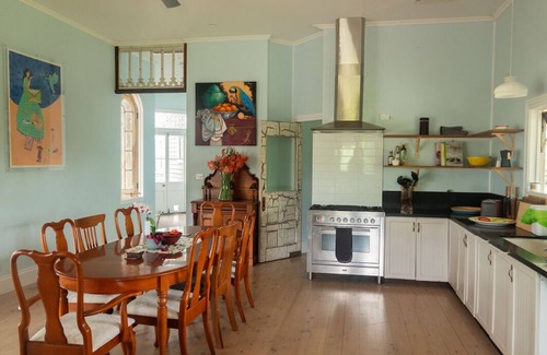 Ewingsdale Maison | Tranquil Retreat: Charming Country Homestead on 12 Acres, 6km to Byron Bay