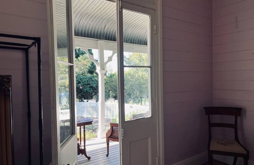 Ewingsdale Maison | Tranquil Retreat: Charming Country Homestead on 12 Acres, 6km to Byron Bay