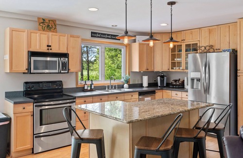 Rome Maison | Tranquil Retreat on Lake Arrowhead Golf Course