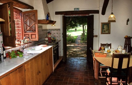 Alajar Cottage | Maison en pierre au bord de la rivière Zoya avec vue sur la vallée