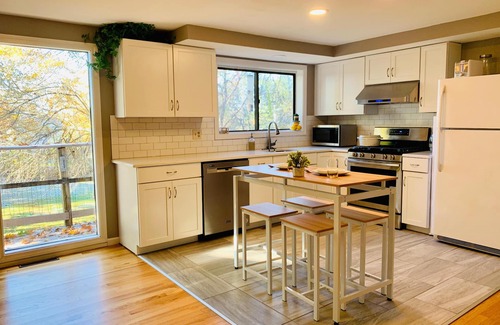Kittery Point Cottage | Sunny & Tranquil- Waterview Seacoast Gateaway