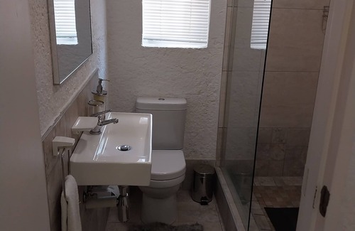Nelspruit Appartement | Tranquil space, near shopping complex and Mediclinic